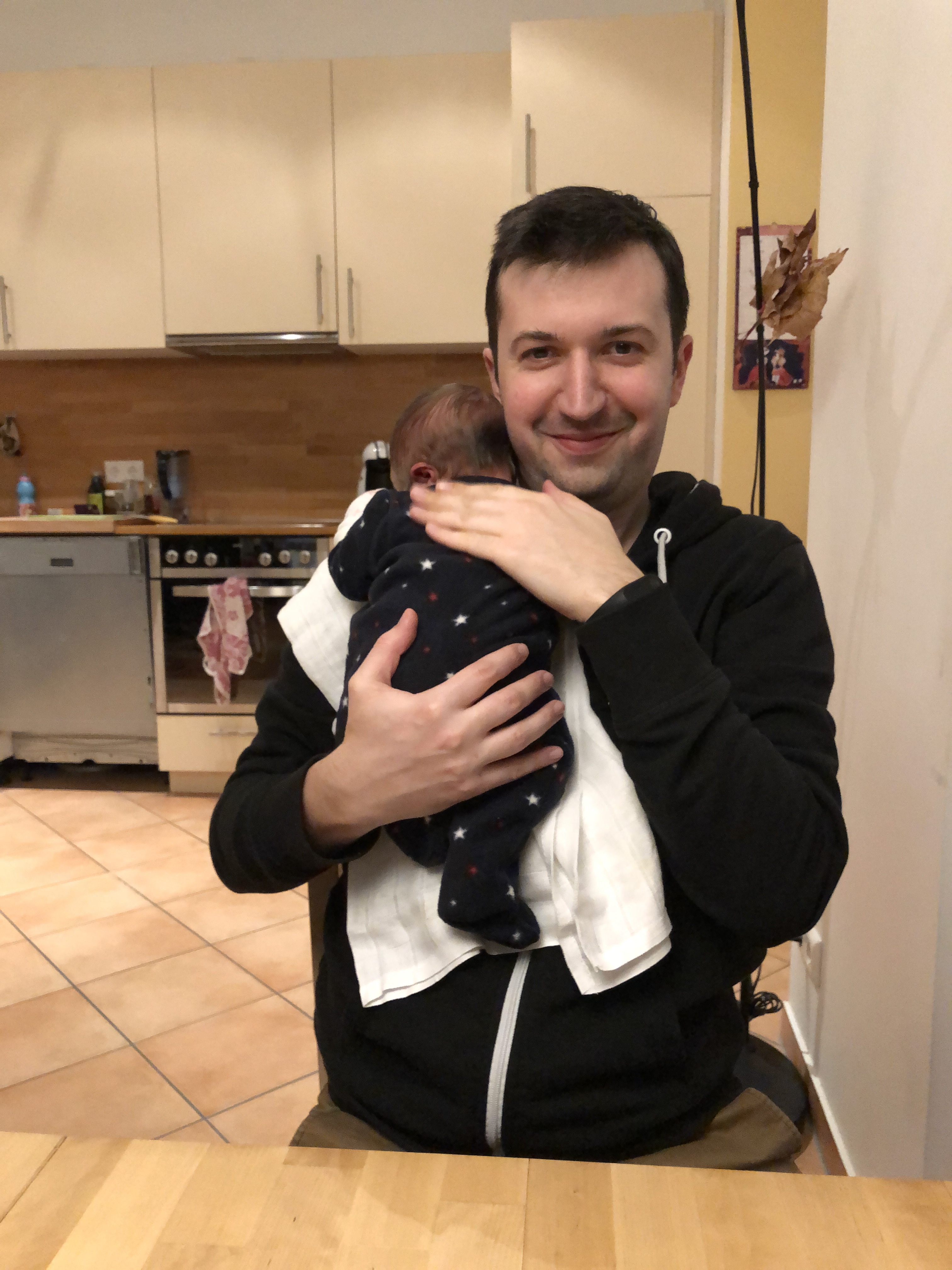 Na zdjęciu jeszcze przed pierwszą nieprzespaną nocą. Po niej nie uśmiechałem się już przez kilka kolejnych miesięcy